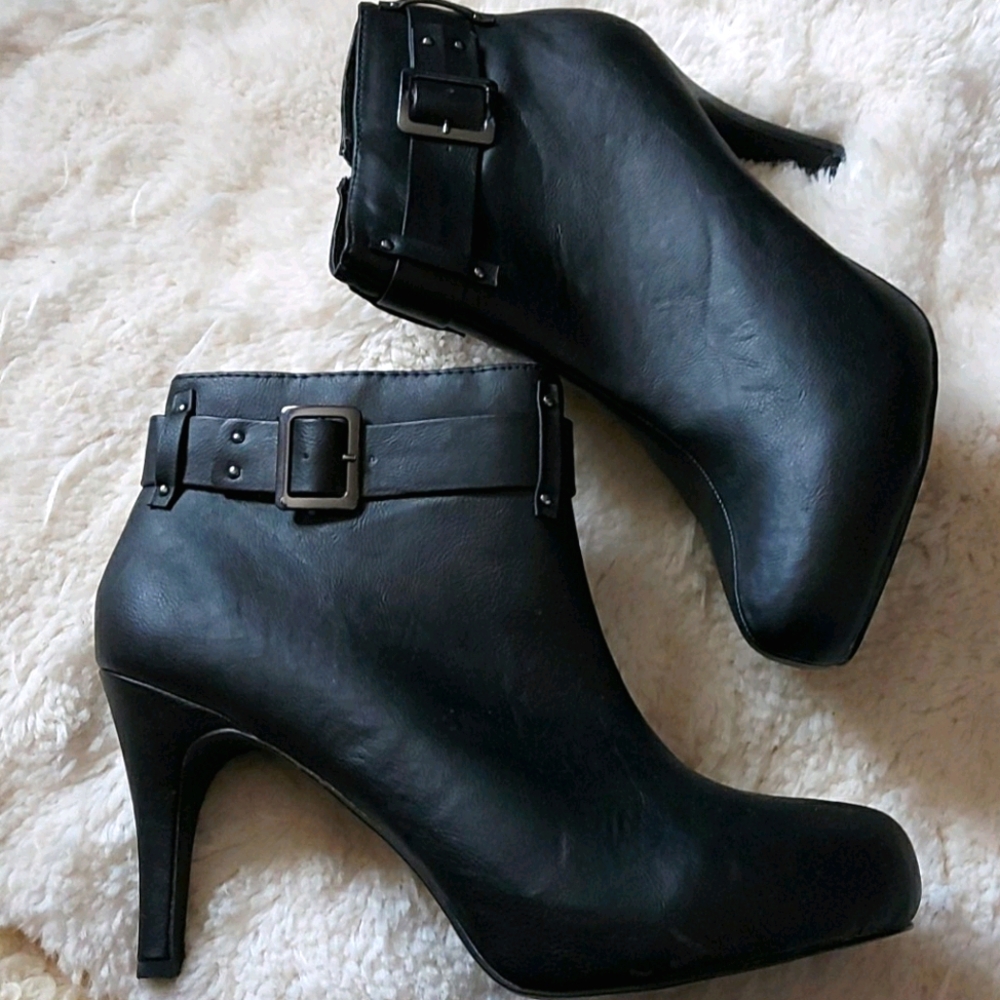 Ankle bootie